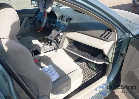 2011 Toyota Camry Le z USA, uszkodzony, nr VIN 4T1BF3EK0BU650618